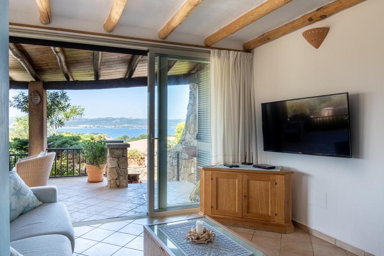 Villa Baja Sardinia Con Piscina E Vista ภายนอก รูปภาพ